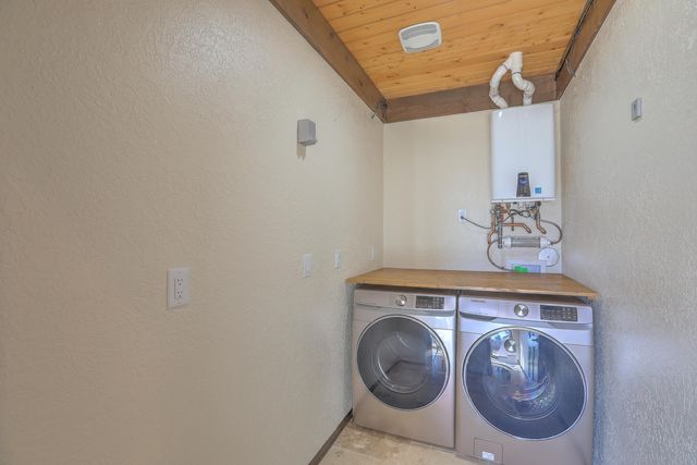 1180 Laurel Place NE, Albuquerque, NM 87122