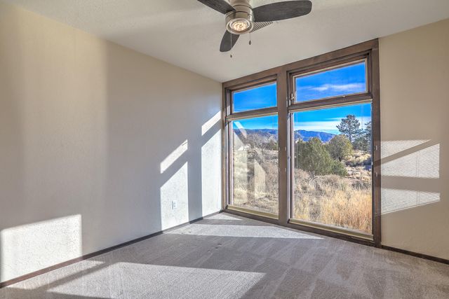 1180 Laurel Place NE, Albuquerque, NM 87122