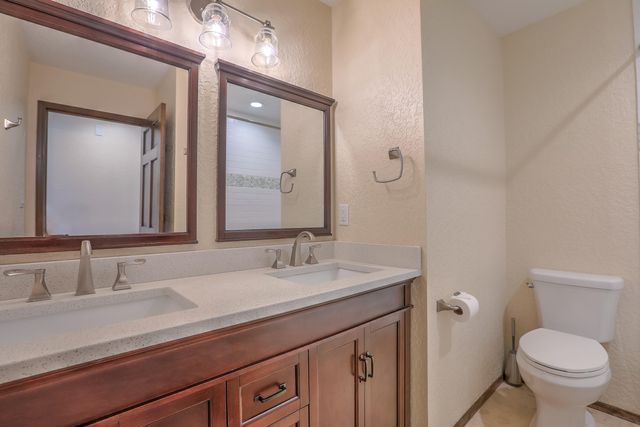 1180 Laurel Place NE, Albuquerque, NM 87122