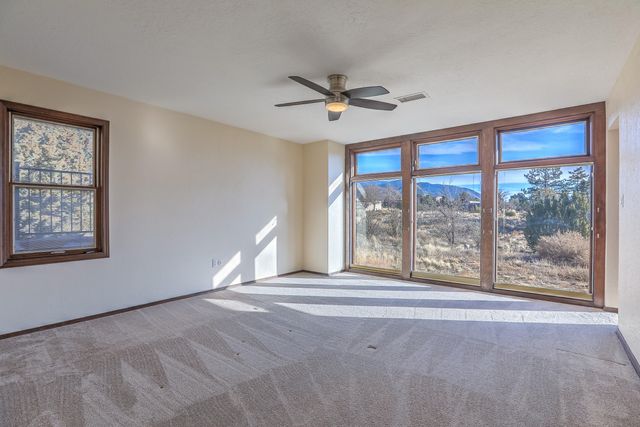 1180 Laurel Place NE, Albuquerque, NM 87122