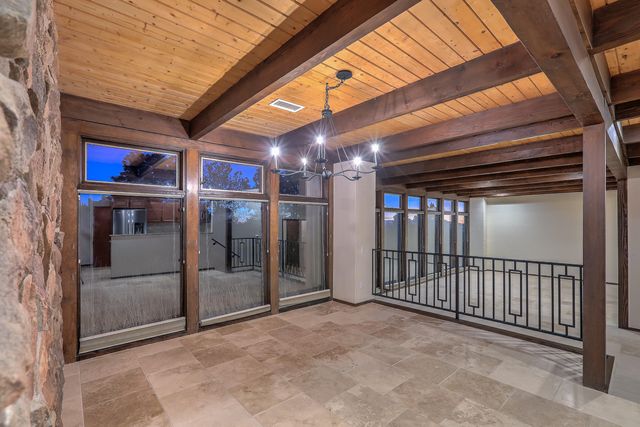 1180 Laurel Place NE, Albuquerque, NM 87122