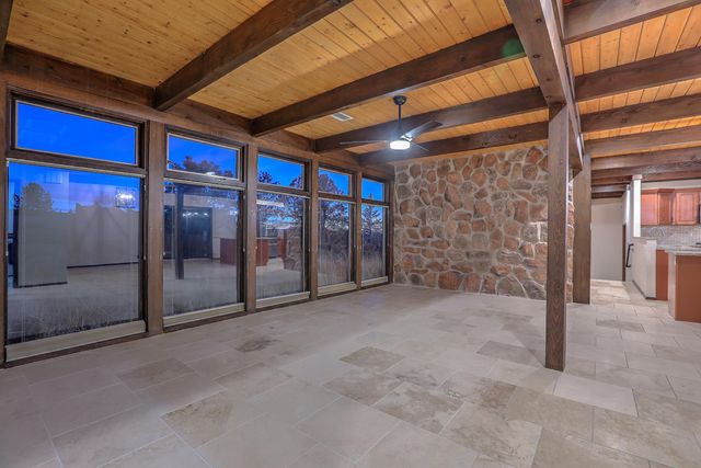 1180 Laurel Place NE, Albuquerque, NM 87122