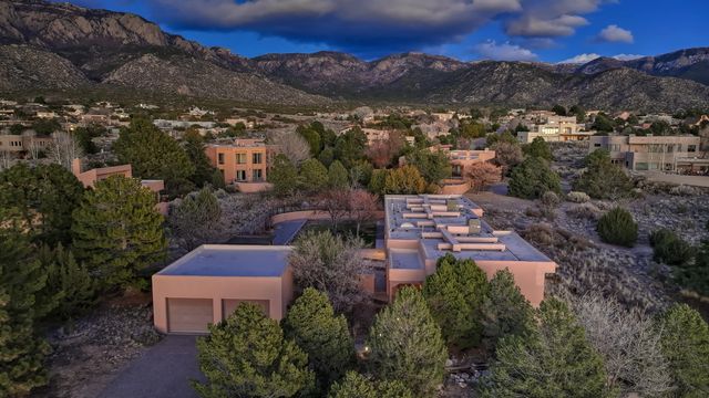 1180 Laurel Place NE, Albuquerque, NM 87122