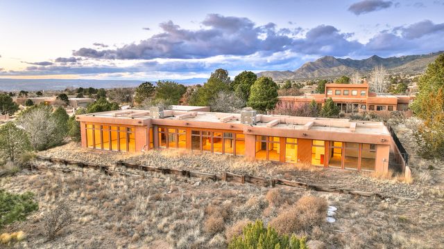 1180 Laurel Place NE, Albuquerque, NM 87122