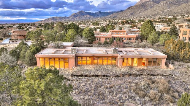 1180 Laurel Place NE, Albuquerque, NM 87122