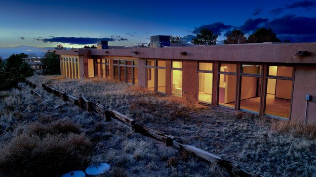 1180 Laurel Place NE, Albuquerque, NM 87122