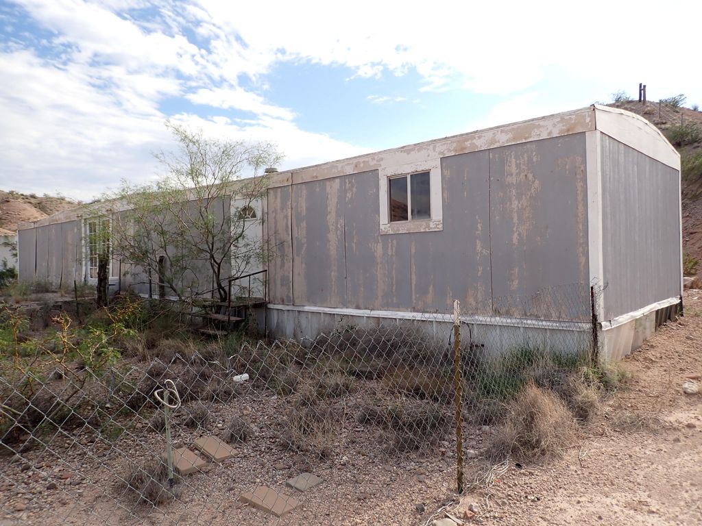 Image 15 of property listing at Address unavailable.