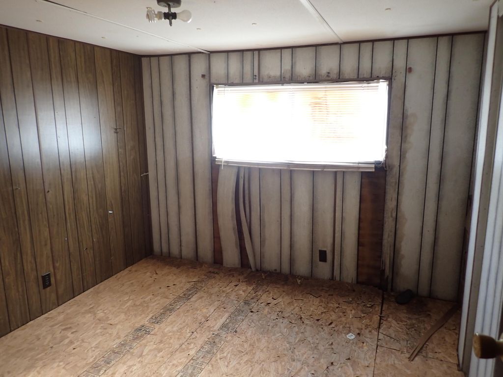 Image 36 of property listing at Address unavailable.