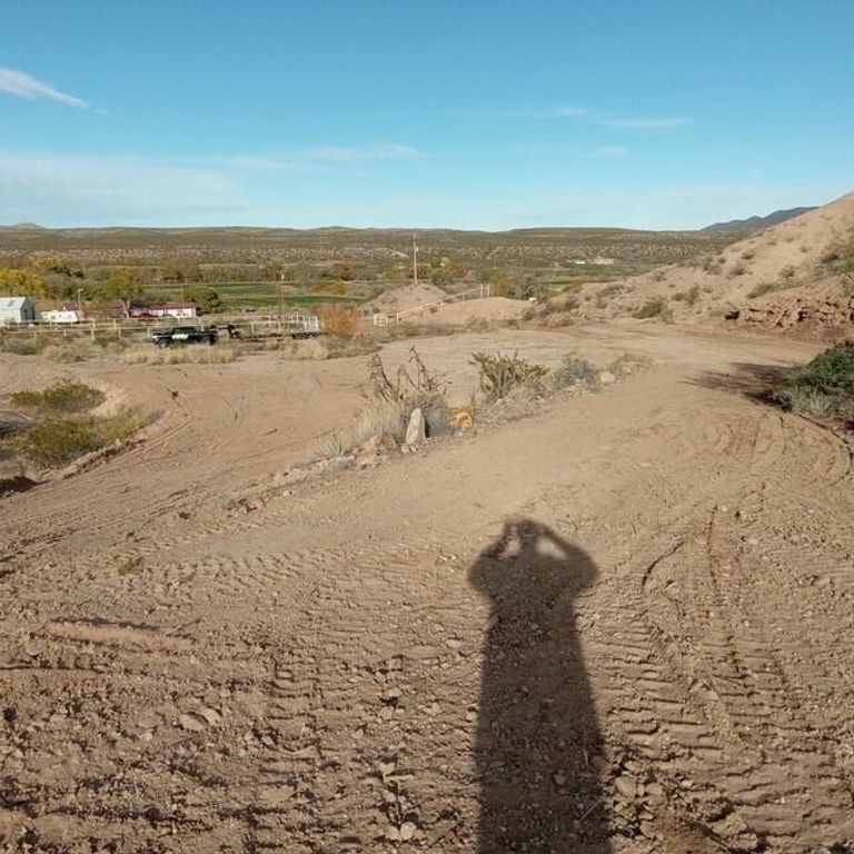 Image 6 of property listing at Address unavailable.