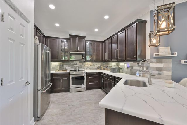 682 CHIPPER DRIVE, Sun City Center, FL 33573