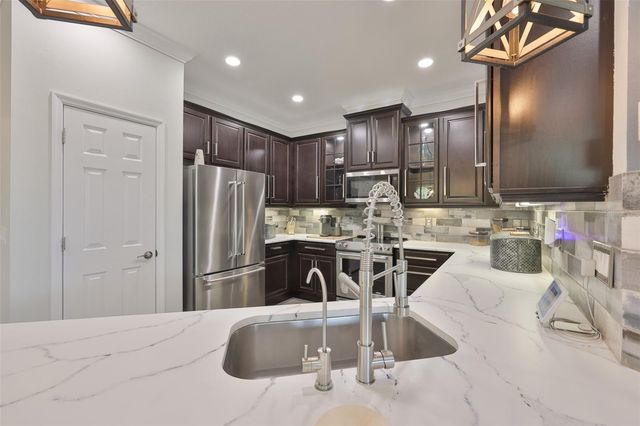 682 CHIPPER DRIVE, Sun City Center, FL 33573