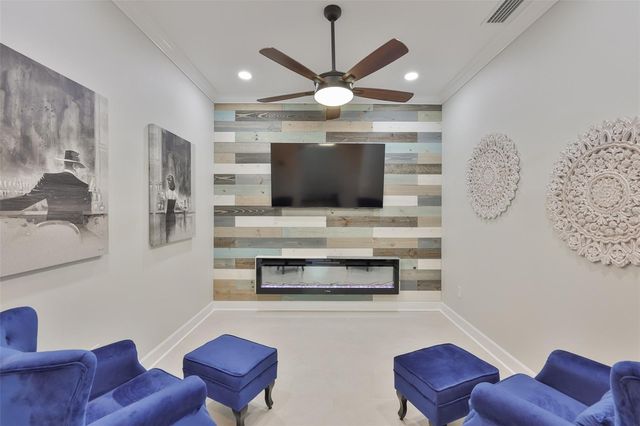 682 CHIPPER DRIVE, Sun City Center, FL 33573