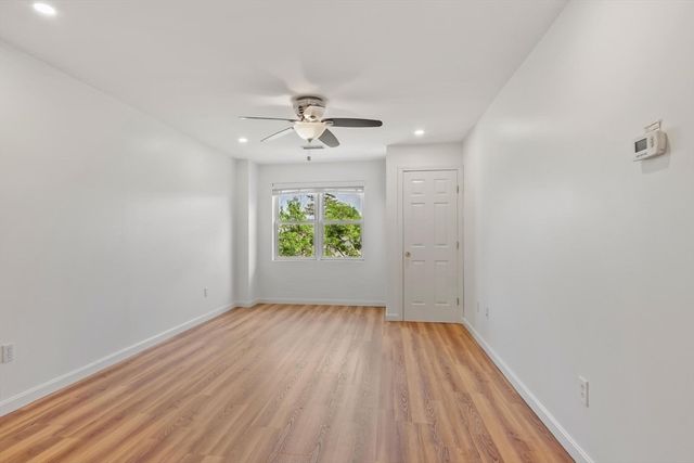 75 Walnut St 302, Peabody, MA 01960