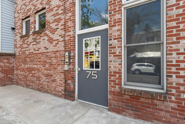 75 Walnut St 302, Peabody, MA 01960