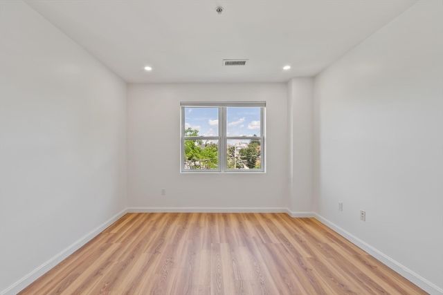 75 Walnut St 302, Peabody, MA 01960