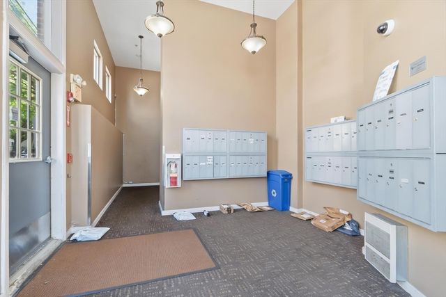 75 Walnut St 302, Peabody, MA 01960