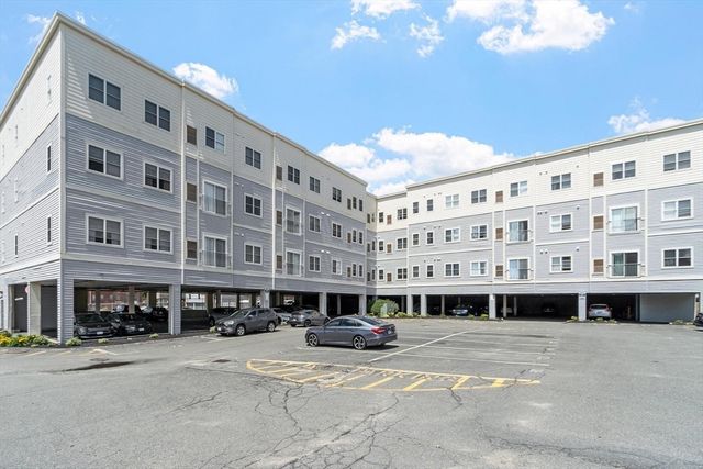 75 Walnut St 302, Peabody, MA 01960