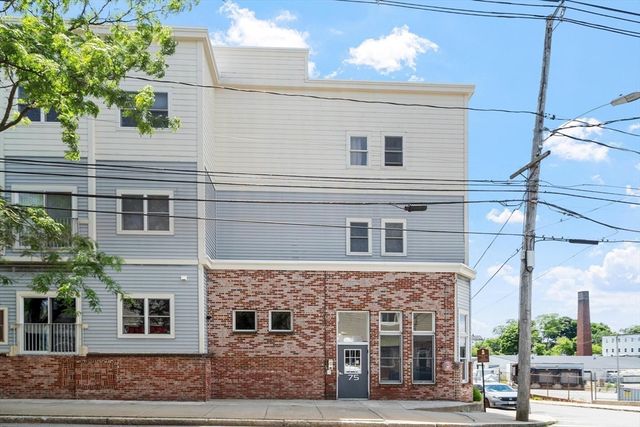 75 Walnut St 302, Peabody, MA 01960