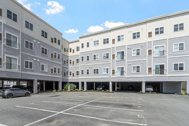 75 Walnut St 302, Peabody, MA 01960