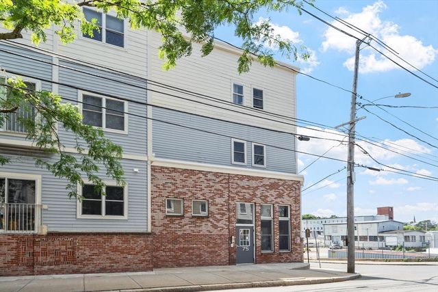 75 Walnut St 302, Peabody, MA 01960