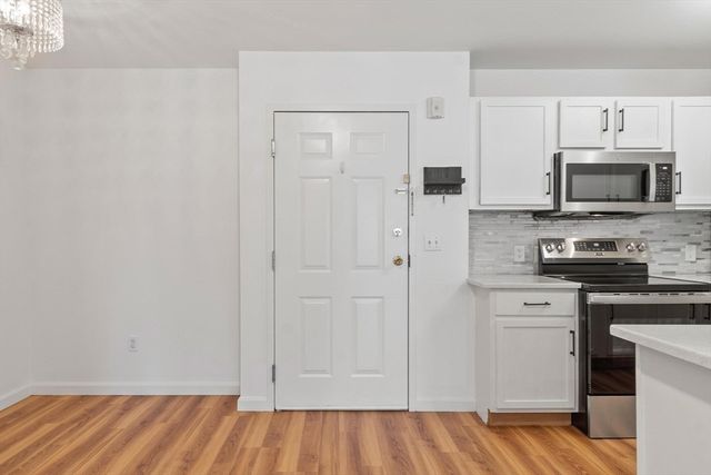 75 Walnut St 302, Peabody, MA 01960