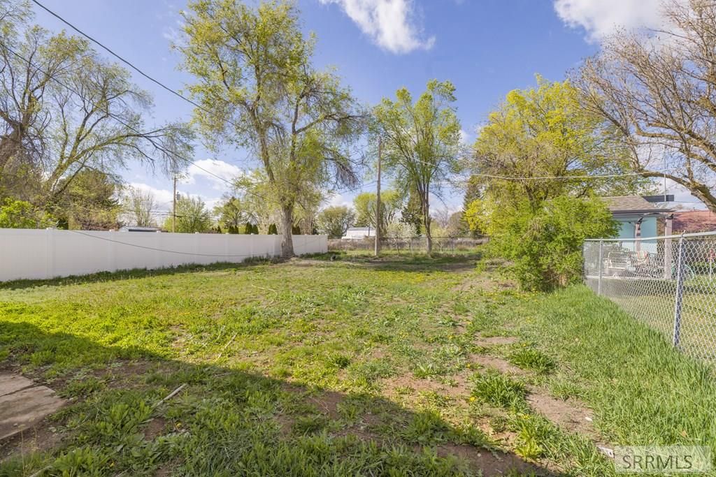 Image 10 of property listing at 267 Pine Street, Shelley, ID 83274