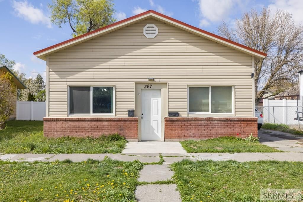 Image 2 of property listing at 267 Pine Street, Shelley, ID 83274