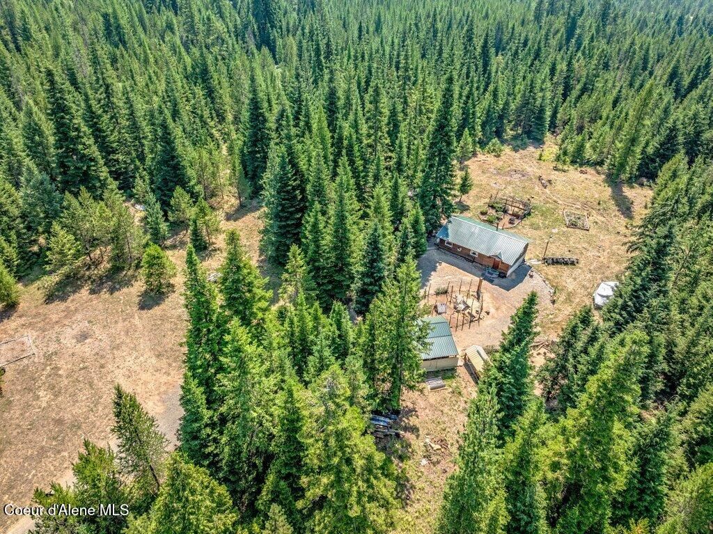 388 Trillium LN, Moyie Springs, ID 83845 photo 2