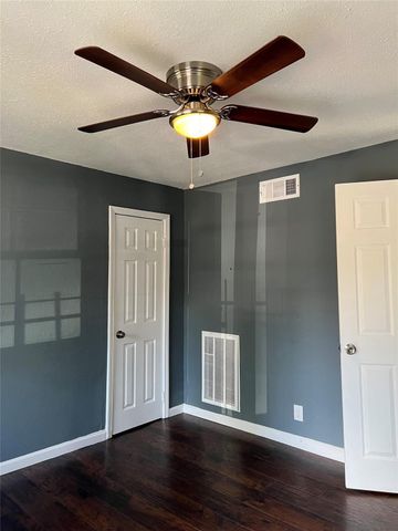 6623 Avenue S, Houston, TX 77011