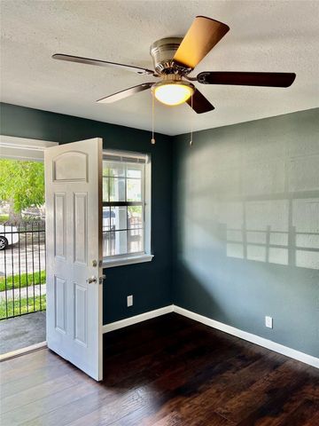 6623 Avenue S, Houston, TX 77011