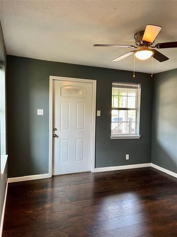 6623 Avenue S, Houston, TX 77011