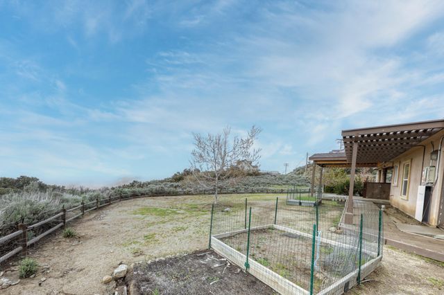 24281 Jacaranda Drive, Tehachapi, CA 93561