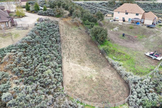 24281 Jacaranda Drive, Tehachapi, CA 93561