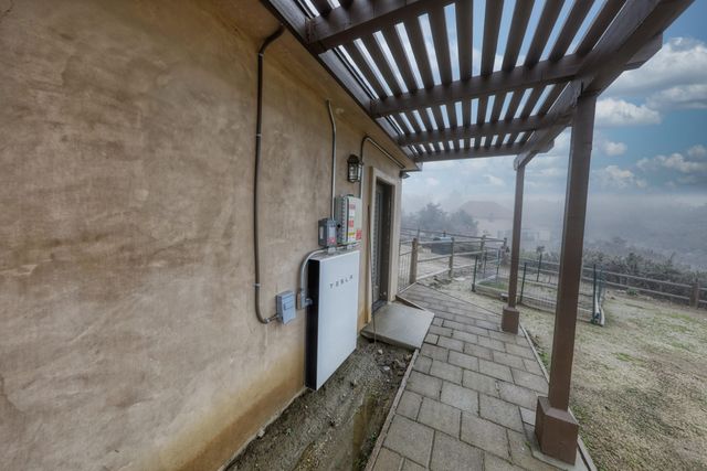 24281 Jacaranda Drive, Tehachapi, CA 93561