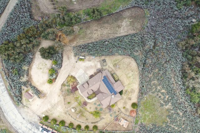 24281 Jacaranda Drive, Tehachapi, CA 93561