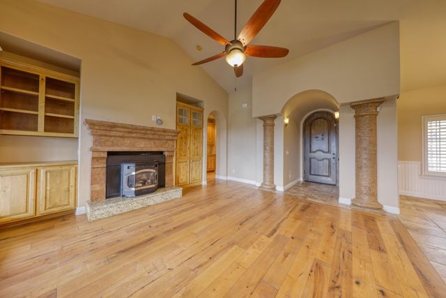 24281 Jacaranda Drive, Tehachapi, CA 93561