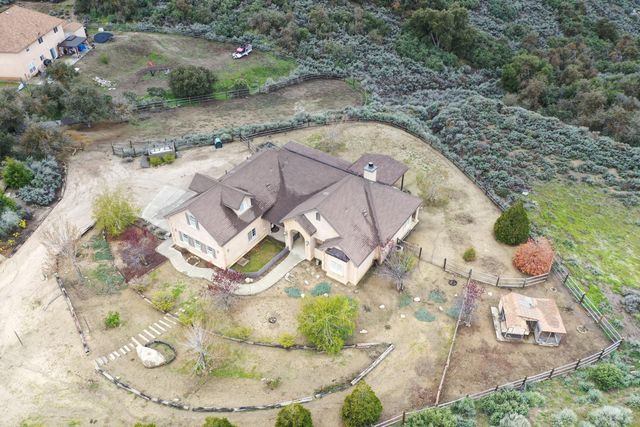 24281 Jacaranda Drive, Tehachapi, CA 93561