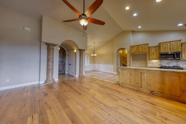 24281 Jacaranda Drive, Tehachapi, CA 93561