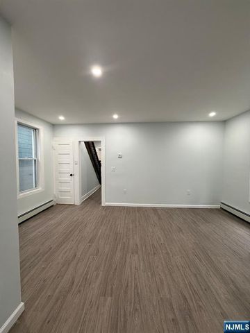 407 Elm Street House, Kearny, NJ 07032