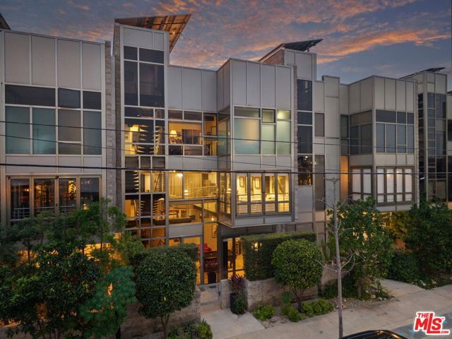 3240 Casitas Avenue, Los Angeles, CA 90039