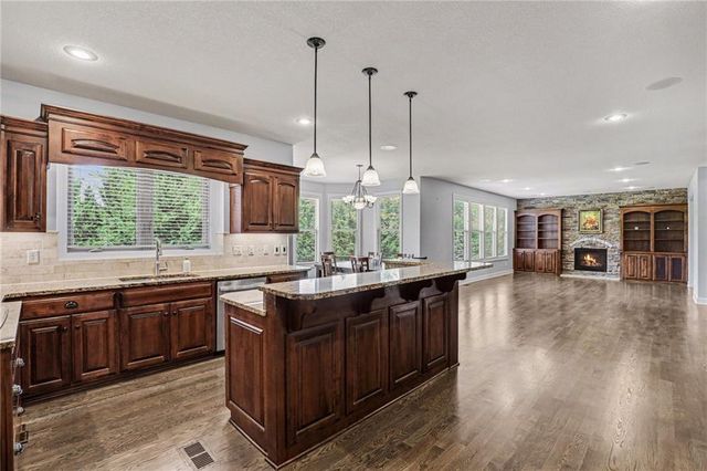 8440 Brunswick Street, Lenexa, KS 66227