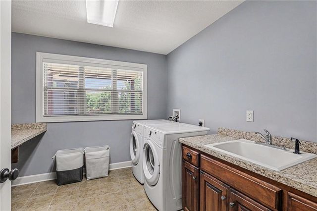 8440 Brunswick Street, Lenexa, KS 66227