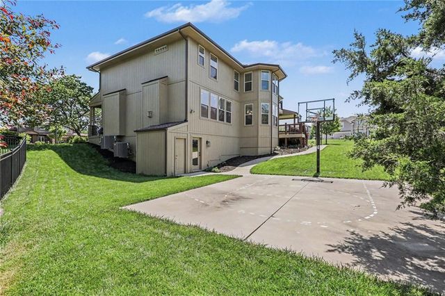 8440 Brunswick Street, Lenexa, KS 66227