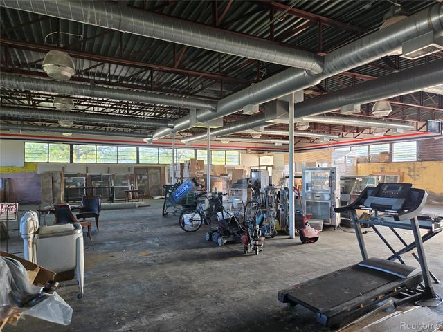 25814 Ecorse Road, Taylor, MI 48180