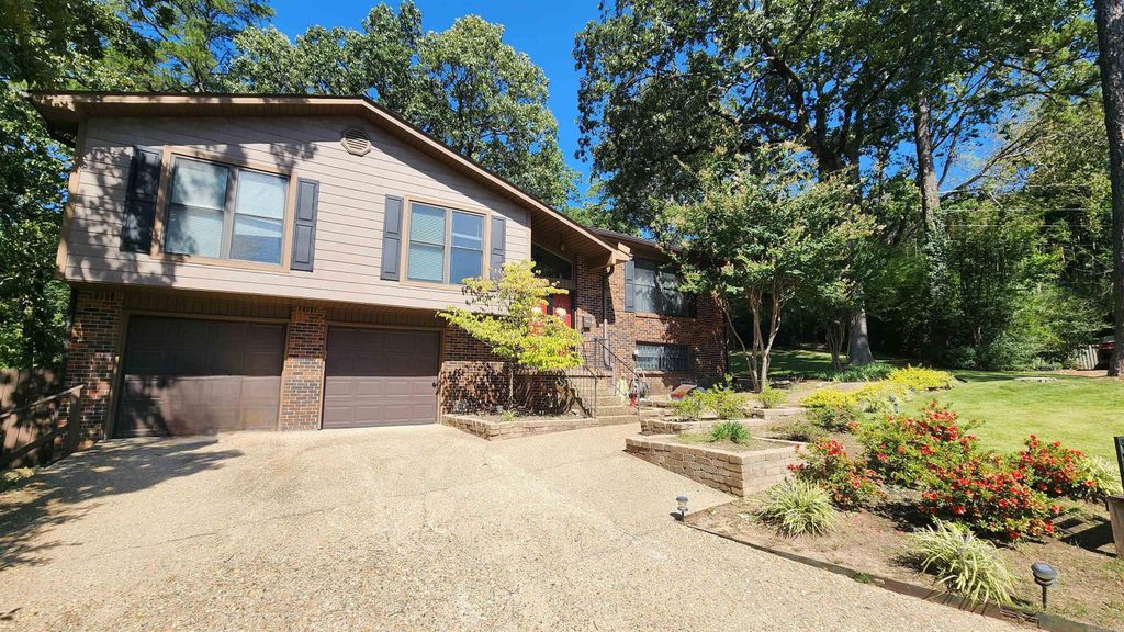 9925 Echo Valley Ct, Little Rock, AR 72227