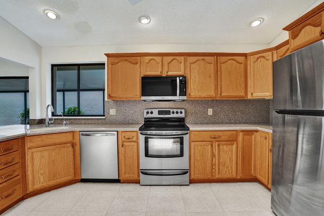 2395 NW 15th Street, Delray Beach, FL 33445