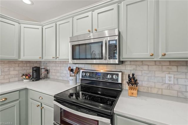 7900 Mccreedy Drive, Oak Ridge, NC 27310