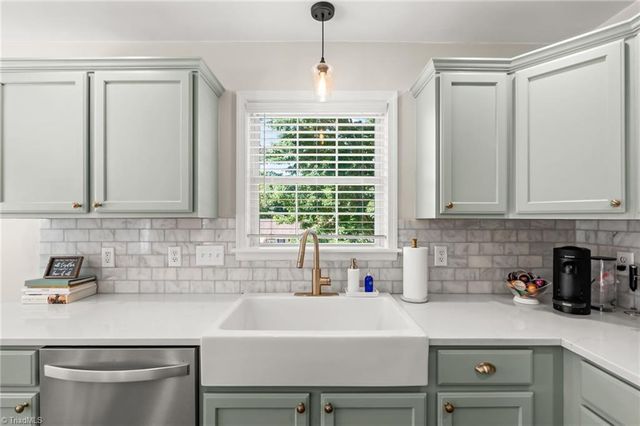 7900 Mccreedy Drive, Oak Ridge, NC 27310