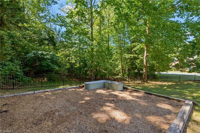 7900 Mccreedy Drive, Oak Ridge, NC 27310