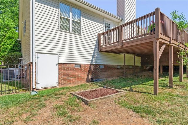 7900 Mccreedy Drive, Oak Ridge, NC 27310
